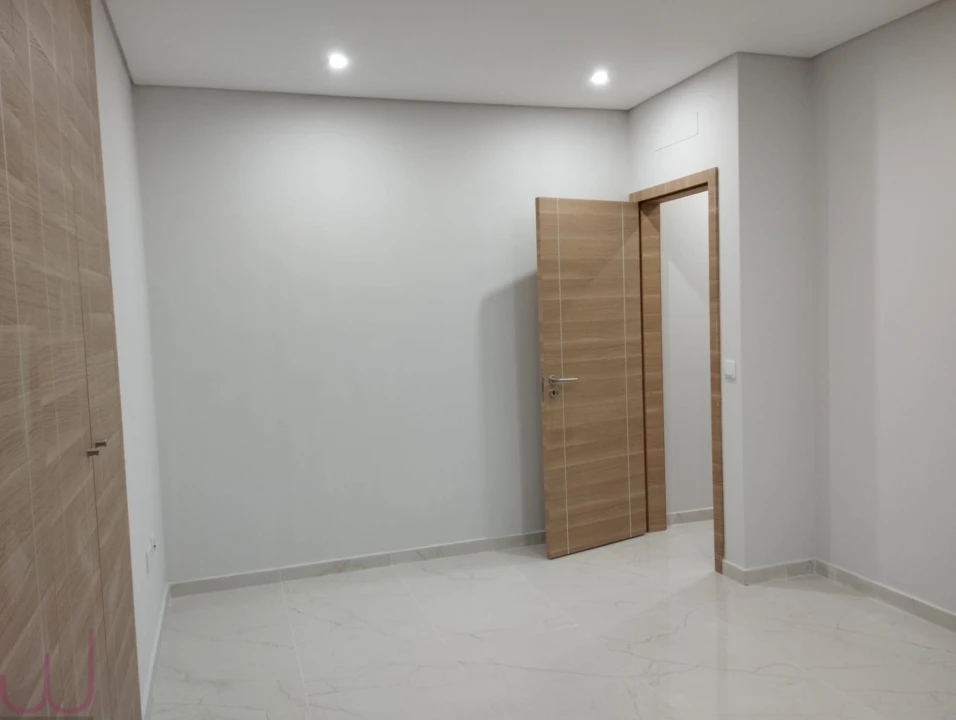 Apartamento T5 para Venda em São Brás de Alportel Foto 10
