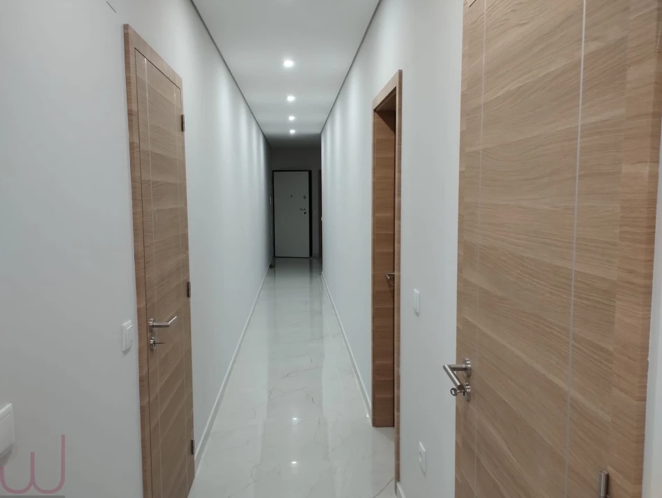 Apartamento T5 para Venda em São Brás de Alportel Foto 9