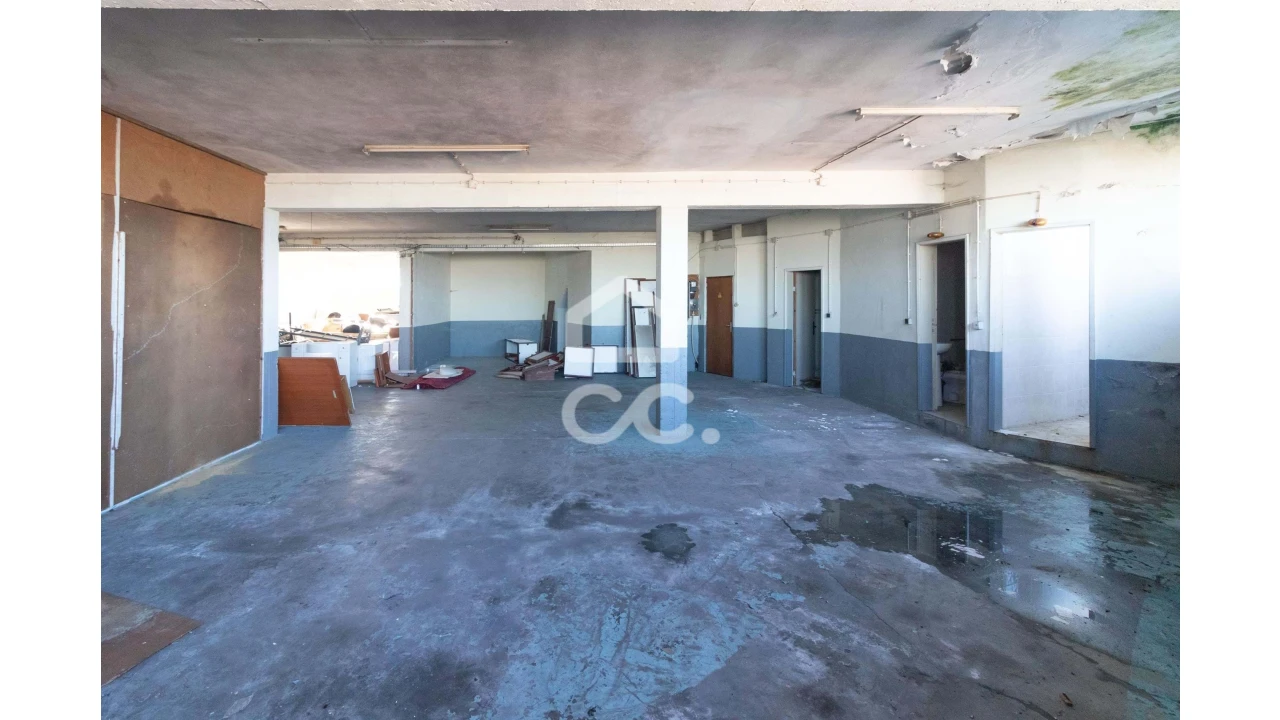 Prédio para Venda em Oliveira, São Paio e São Sebastião Foto 17