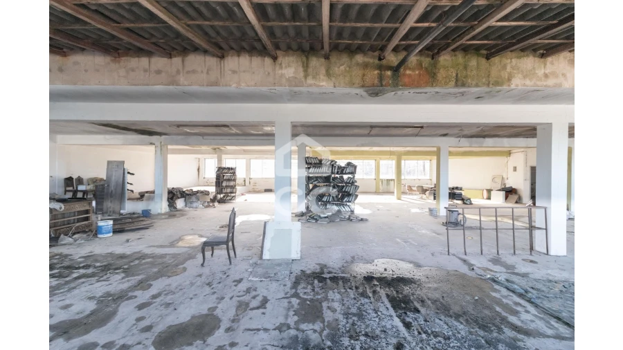 Prédio para Venda em Oliveira, São Paio e São Sebastião Foto 5