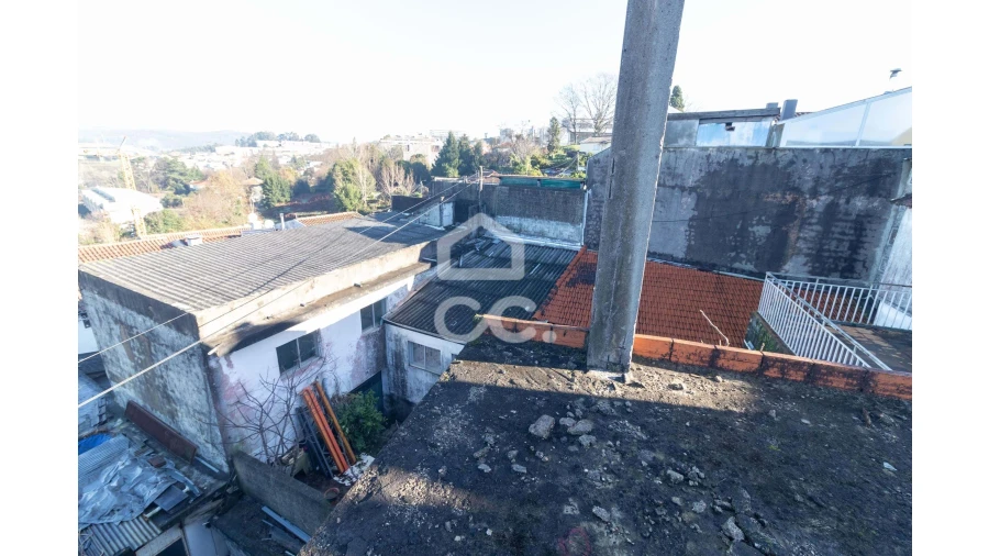 Prédio para Venda em Oliveira, São Paio e São Sebastião Foto 9