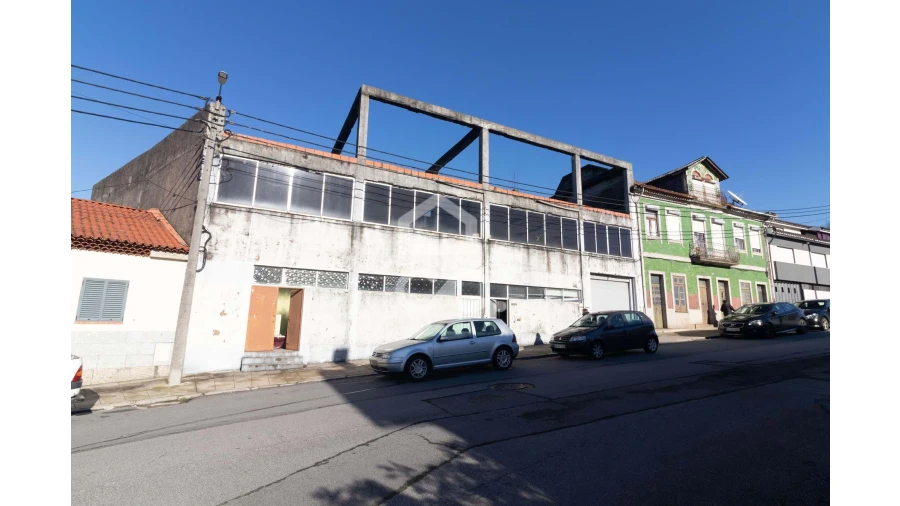 Prédio para Venda em Oliveira, São Paio e São Sebastião