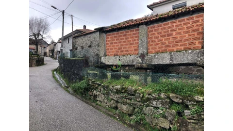 Moradia para Venda em Castro Laboreiro e Lamas de Mouro