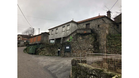 Moradia para Venda em Castro Laboreiro e Lamas de Mouro