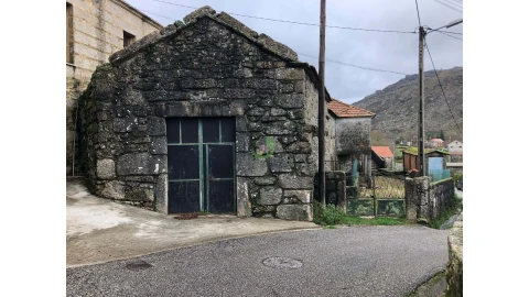 Moradia para Venda em Castro Laboreiro e Lamas de Mouro
