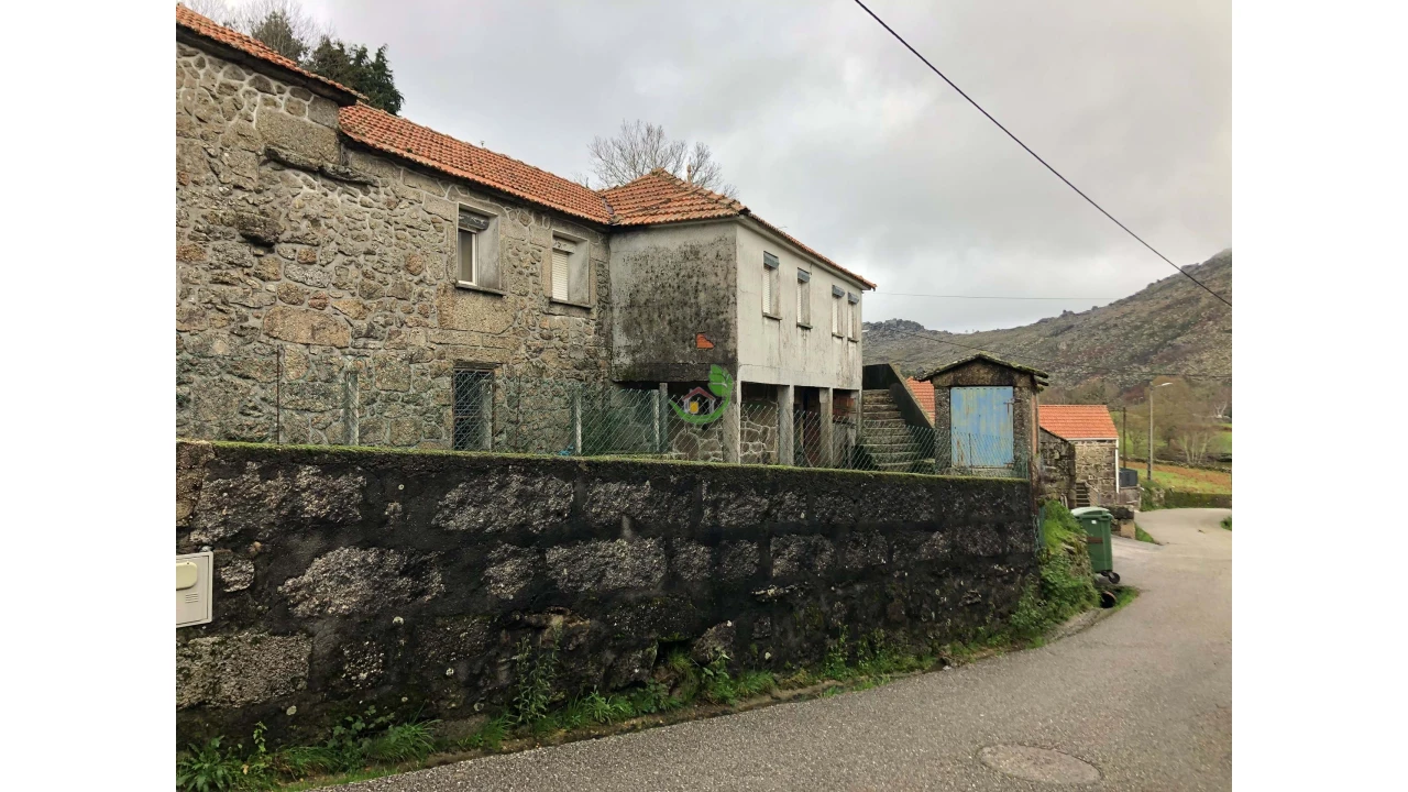 Moradia para Venda em Castro Laboreiro e Lamas de Mouro Foto 4