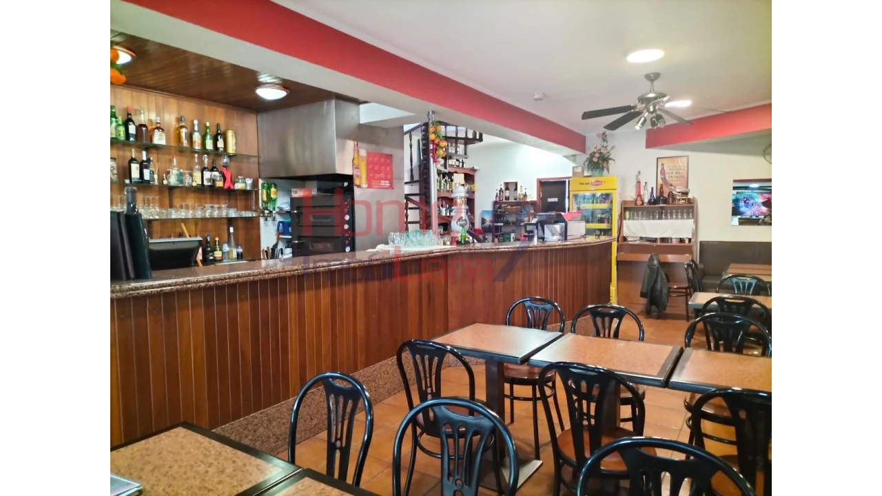 Loja para Venda em Santa Marinha e São Pedro da Afurada Foto 5