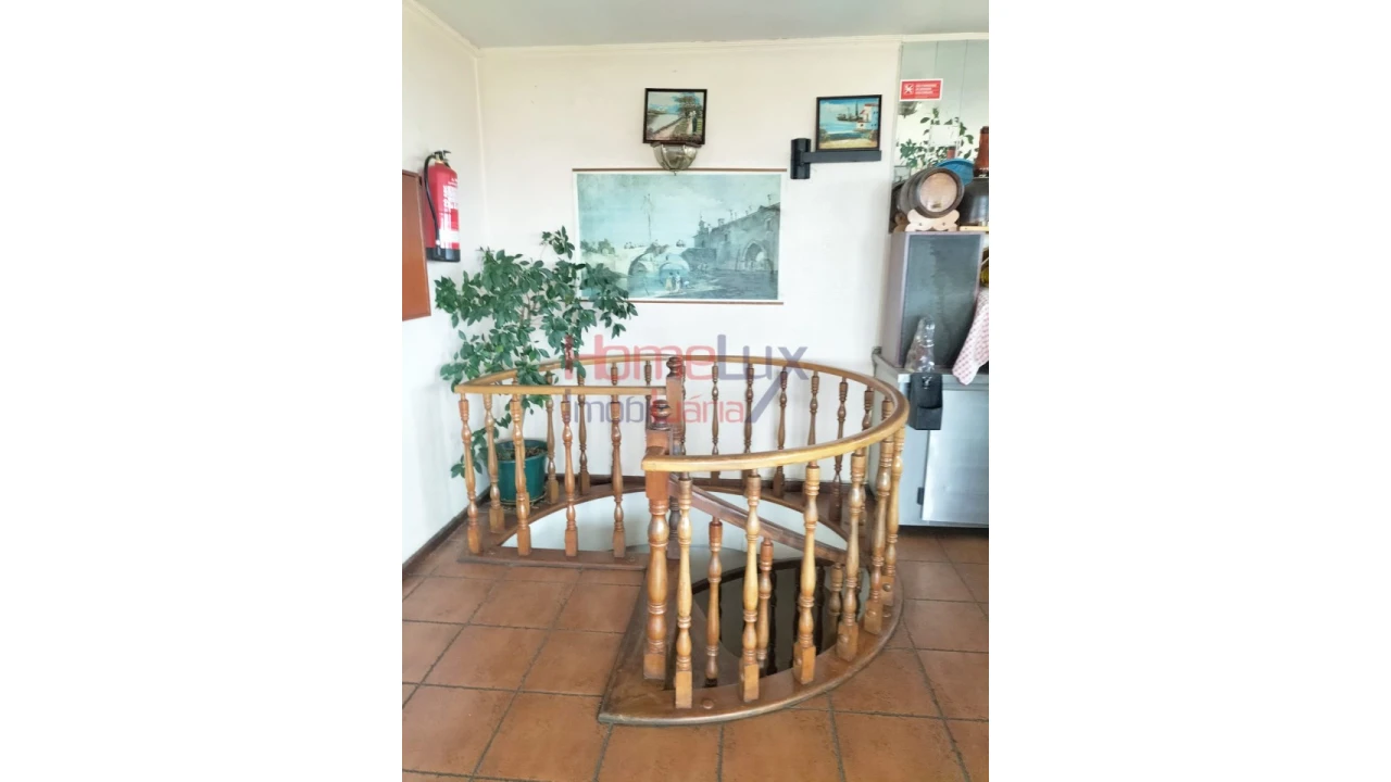 Loja para Venda em Santa Marinha e São Pedro da Afurada Foto 8