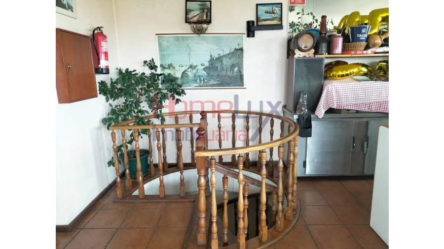 Loja para Venda em Santa Marinha e São Pedro da Afurada Foto 7