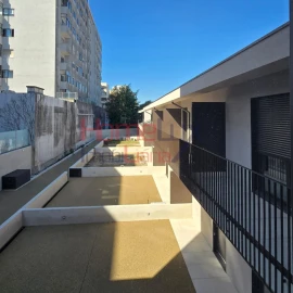 Moradia T2 para Venda em Cedofeita, Santo Ildefonso, Sé, Miragaia, São Nicolau e Vitória