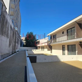 Moradia T2 para Venda em Cedofeita, Santo Ildefonso, Sé, Miragaia, São Nicolau e Vitória