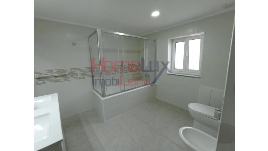 Apartamento T4 para Venda em Trofa, Segadães e Lamas do Vouga Foto 7