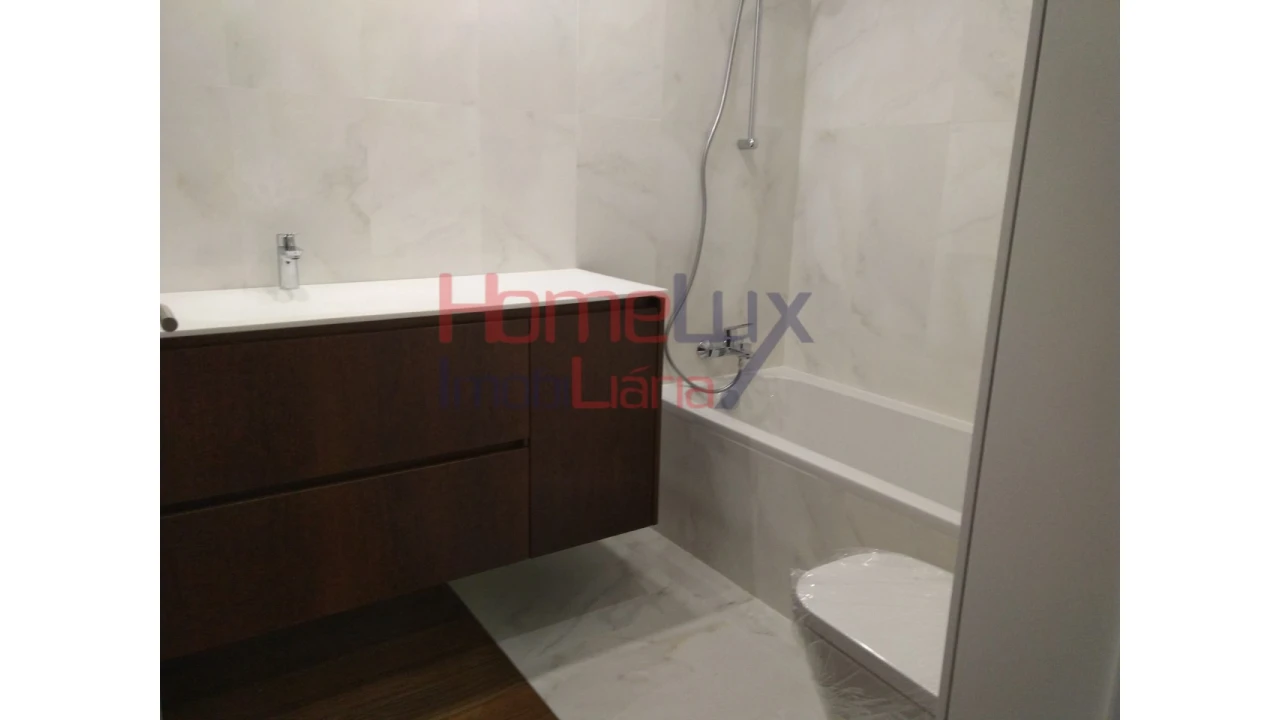 Apartamento T4 para Venda em Cedofeita, Santo Ildefonso, Sé, Miragaia, São Nicolau e Vitória Foto 5