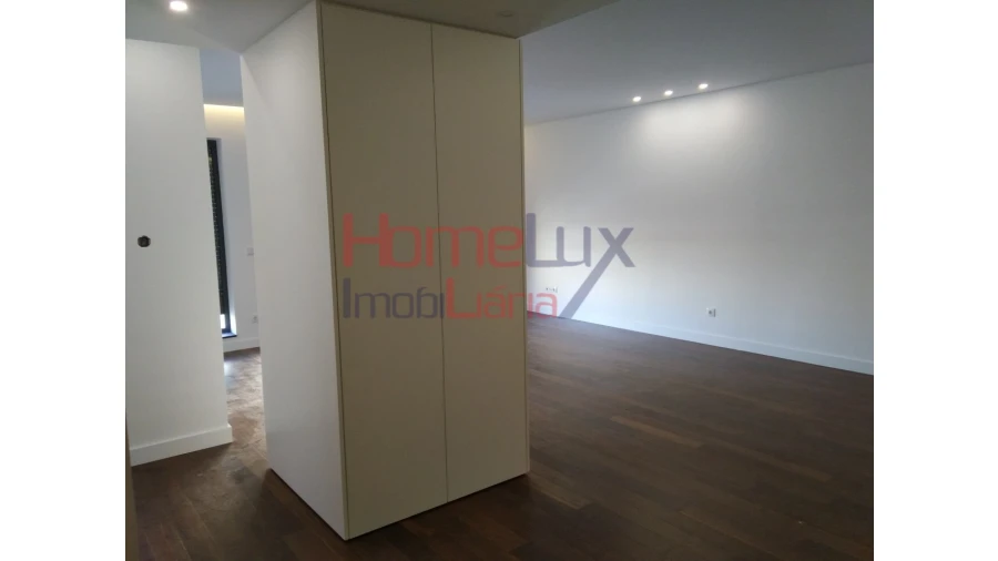 Apartamento T4 para Venda em Cedofeita, Santo Ildefonso, Sé, Miragaia, São Nicolau e Vitória Foto 23