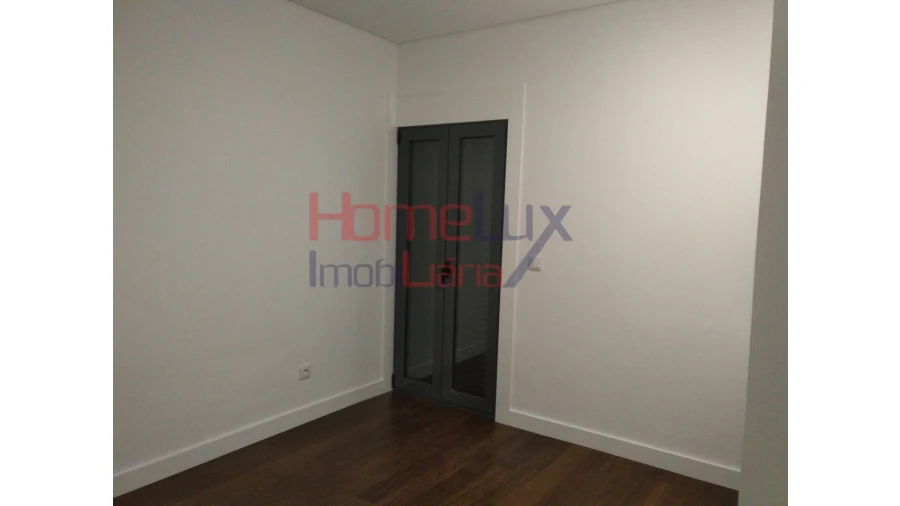 Apartamento T4 para Venda em Cedofeita, Santo Ildefonso, Sé, Miragaia, São Nicolau e Vitória Foto 27