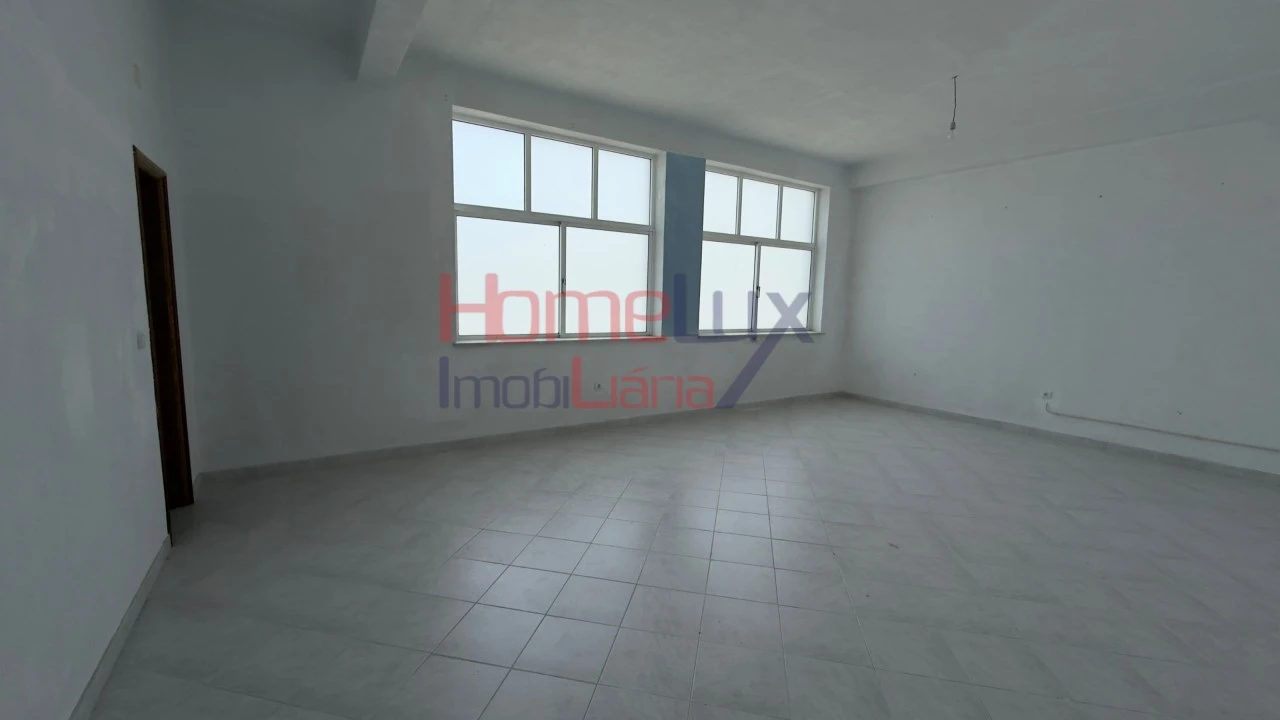 Loja para Venda em Castro Daire Foto 11