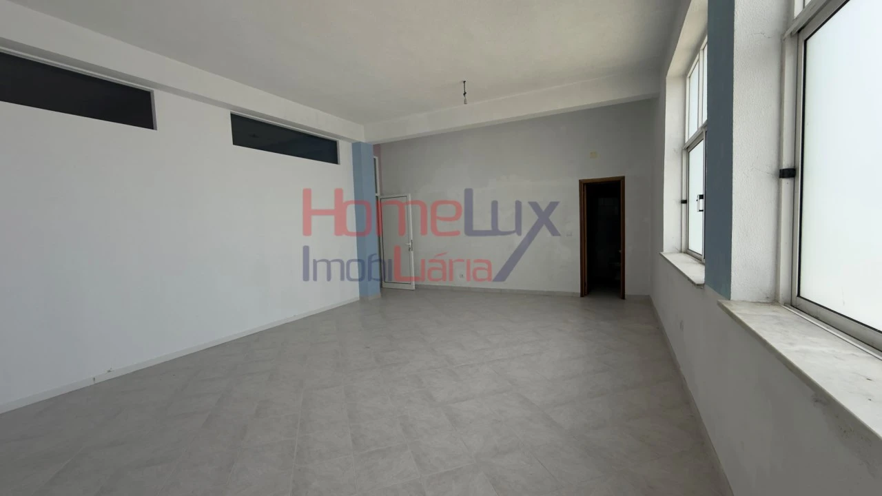 Loja para Venda em Castro Daire Foto 12