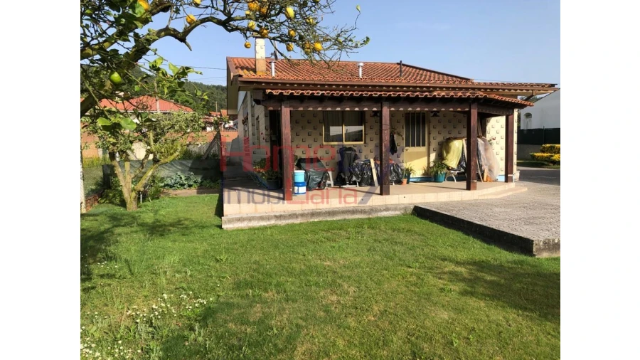 Moradia T3 para Venda em Branca Foto 2