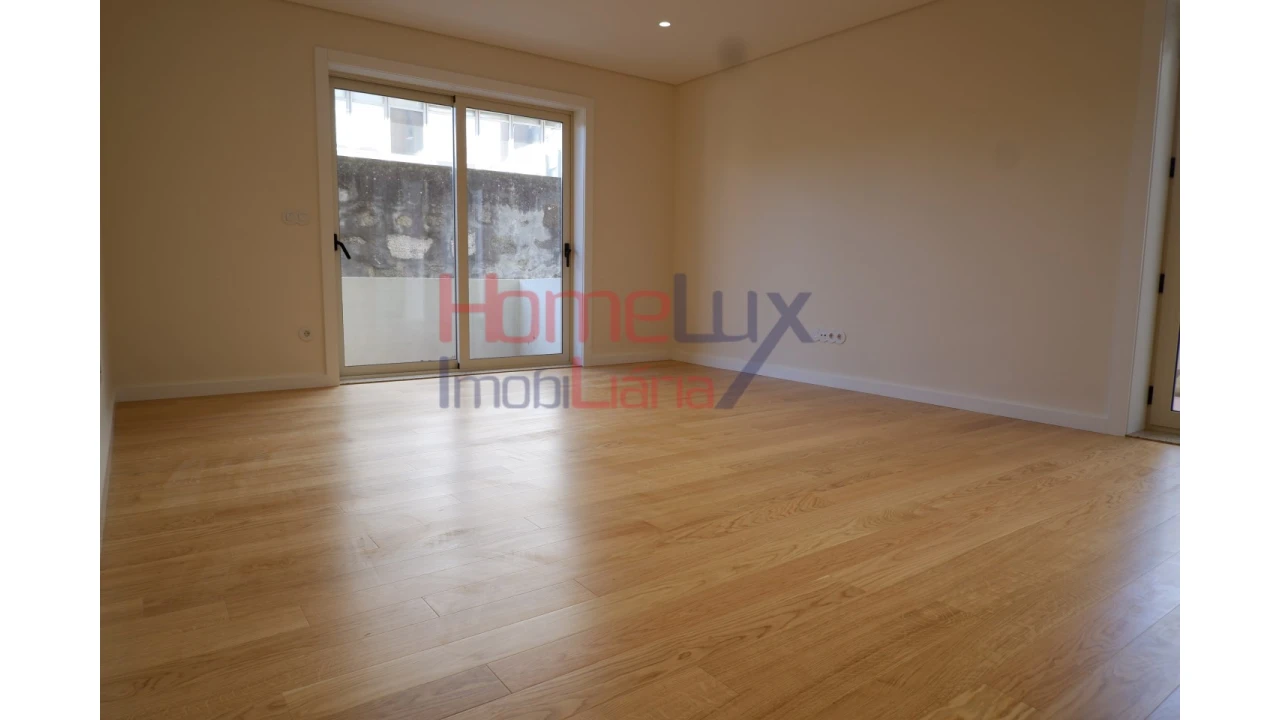 Apartamento T3 para Venda em Lordelo do Ouro e Massarelos Foto 23