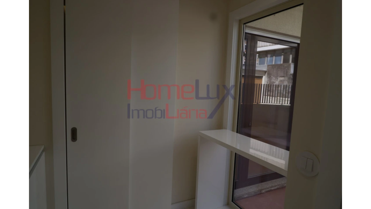 Apartamento T3 para Venda em Lordelo do Ouro e Massarelos Foto 30
