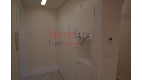 Apartamento T3 para Venda em Lordelo do Ouro e Massarelos
