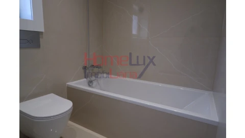Apartamento T3 para Venda em Lordelo do Ouro e Massarelos