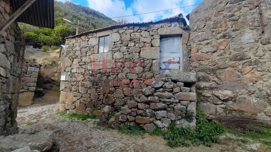 Moradia T1 para Venda em Gosende Foto 2