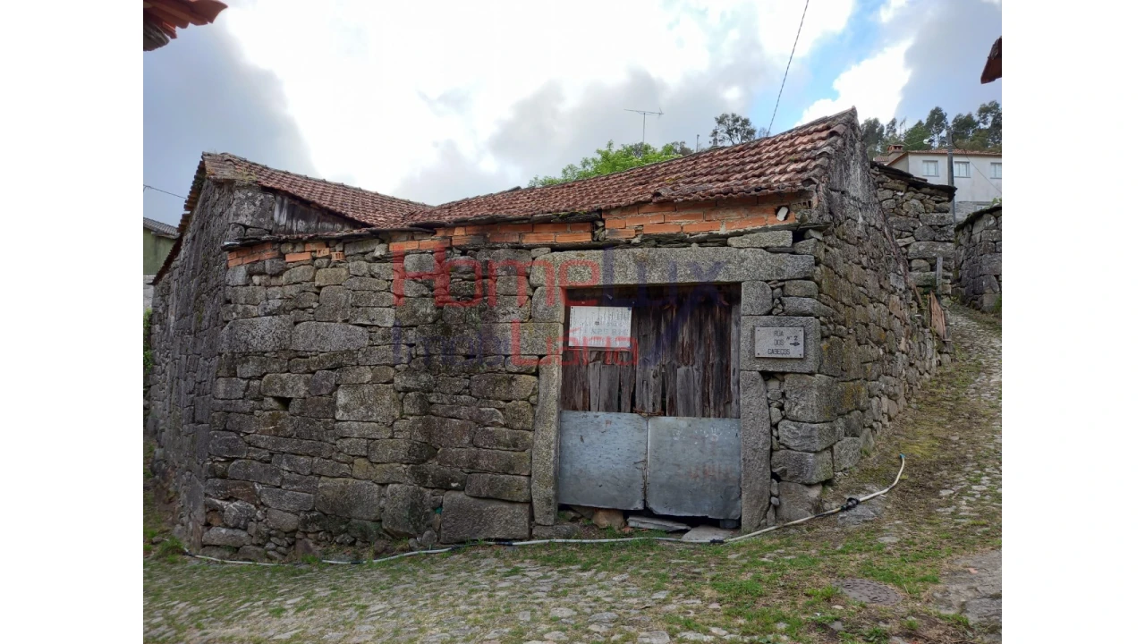 Moradia T3 para Venda em Arca e Varzielas Foto 2