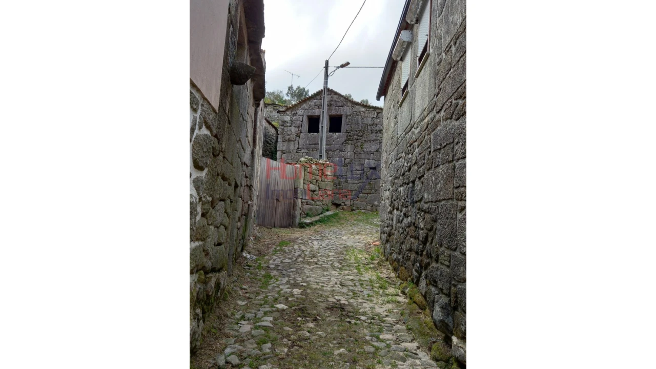 Moradia T3 para Venda em Arca e Varzielas Foto 5