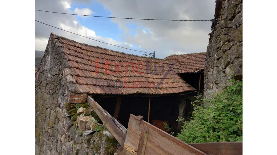 Moradia T3 para Venda em Arca e Varzielas Foto 3