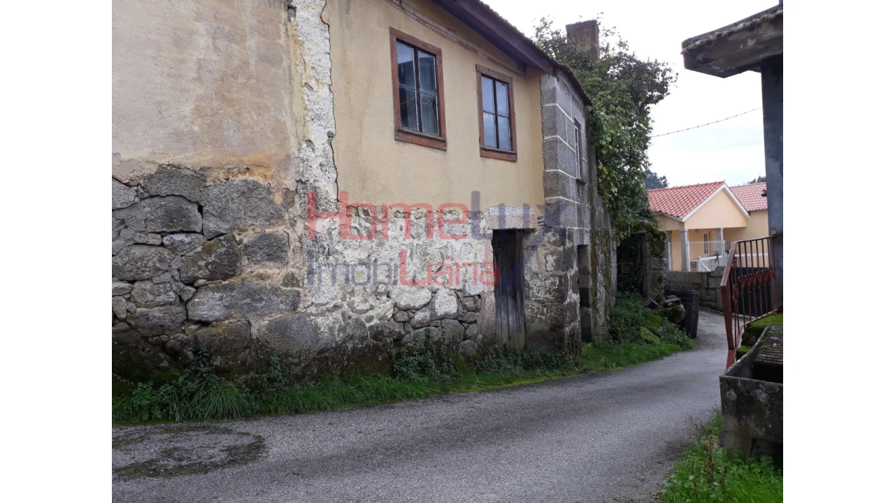 Moradia T2 para Venda em São Miguel do Mato Foto 4