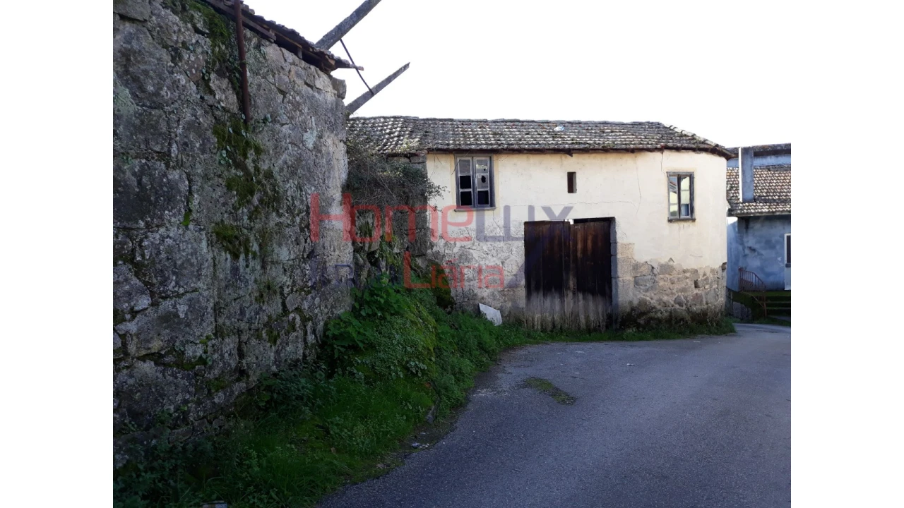 Moradia T2 para Venda em São Miguel do Mato Foto 6