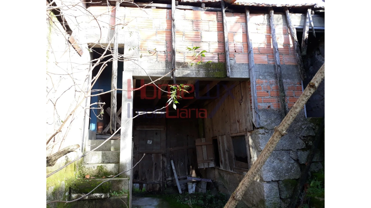 Moradia T2 para Venda em São Miguel do Mato Foto 8