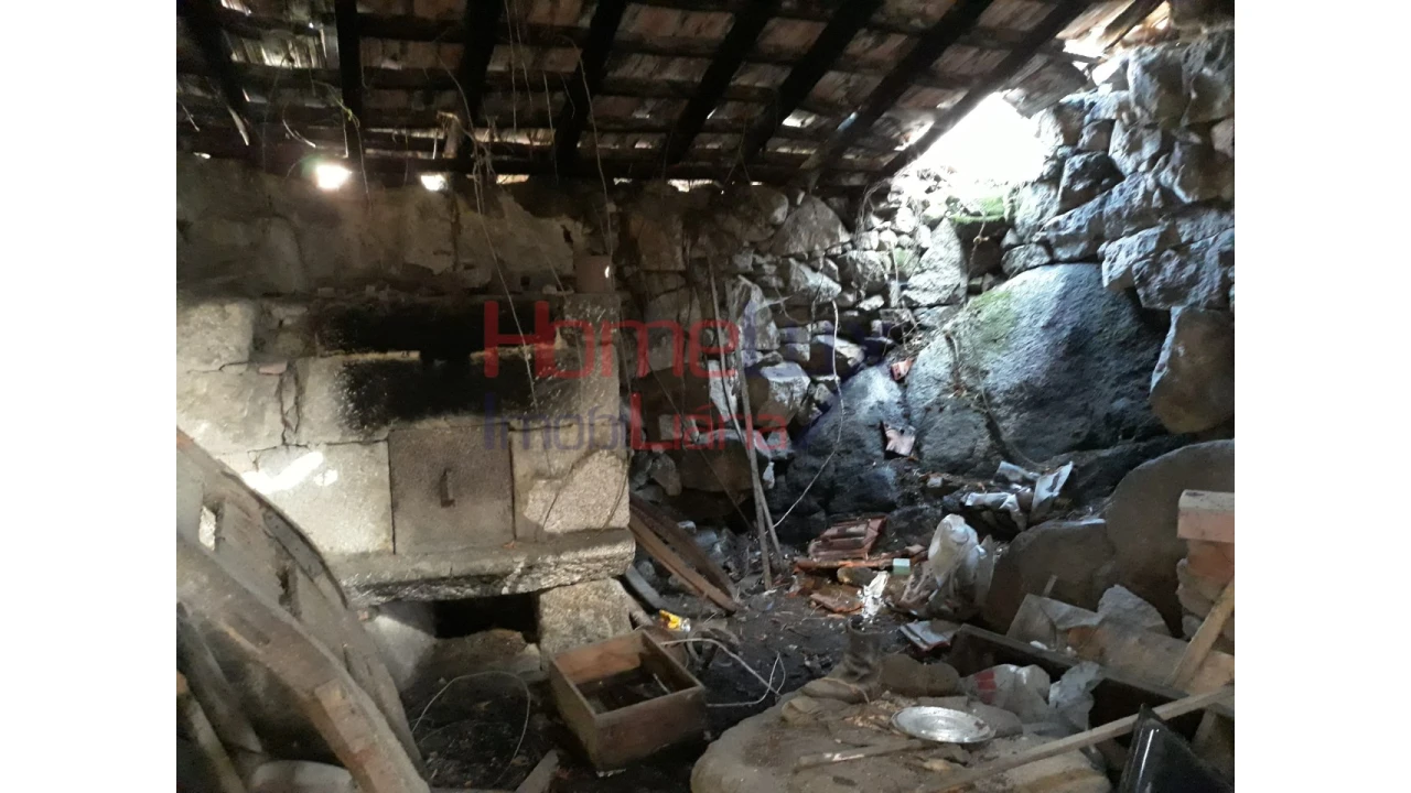 Moradia T2 para Venda em São Miguel do Mato Foto 13