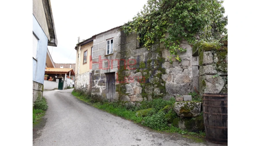 Moradia T2 para Venda em São Miguel do Mato Foto 3