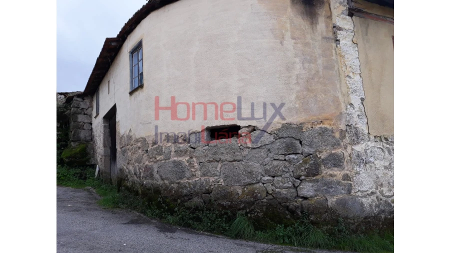 Moradia T2 para Venda em São Miguel do Mato Foto 5