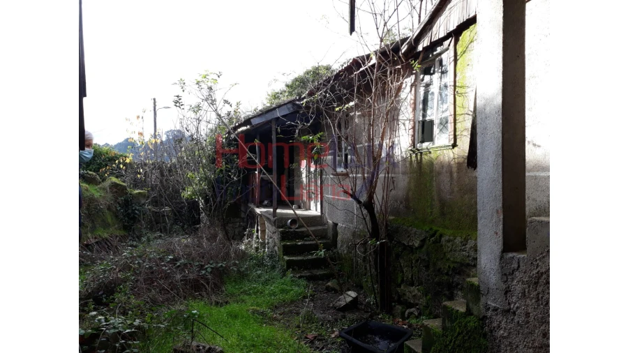 Moradia T2 para Venda em São Miguel do Mato Foto 9