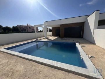 Moradia T4 para Venda em Fernao Ferro