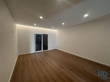Moradia T4 para Venda em Fernao Ferro