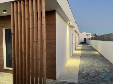 Moradia T4 para Venda em Fernao Ferro