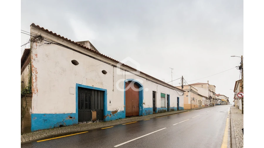 Armazém para Venda em Reguengos de Monsaraz