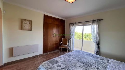 Moradia T4 para Venda em Quarteira