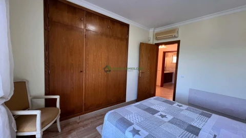 Moradia T4 para Venda em Quarteira