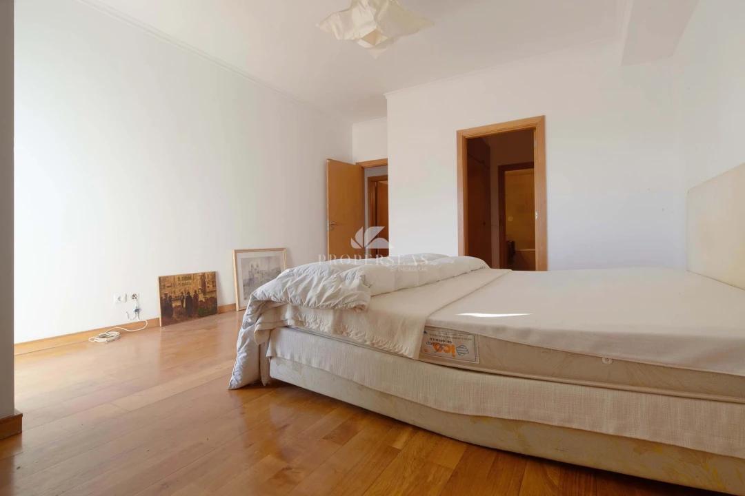 Apartamento T4 para Venda em Funchal (Se) Foto 15
