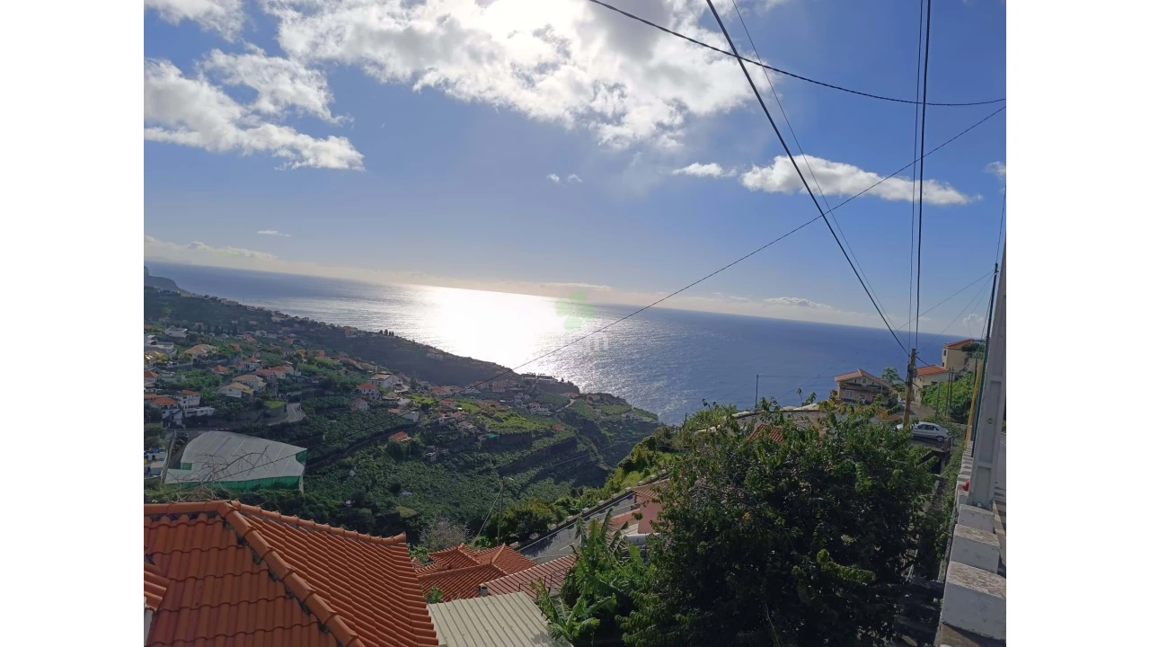 Terreno para Venda em Canhas Foto 1