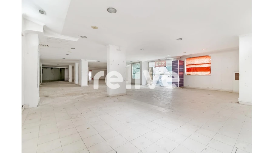 Loja para Venda em Massamá e Monte Abraão