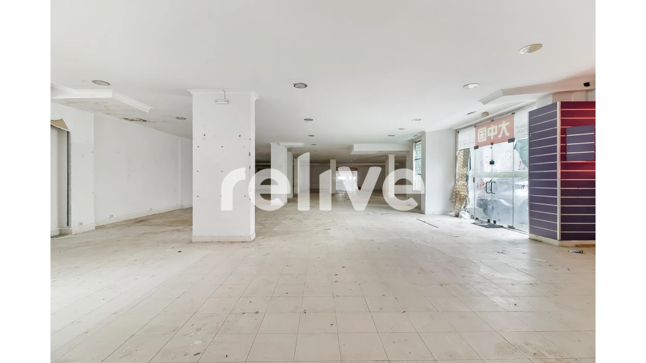 Loja para Venda em Massamá e Monte Abraão Foto 2