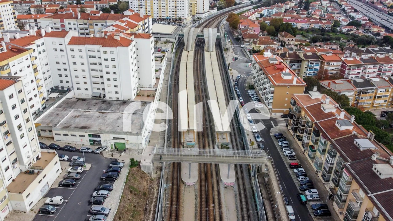 Loja para Venda em Massamá e Monte Abraão Foto 34