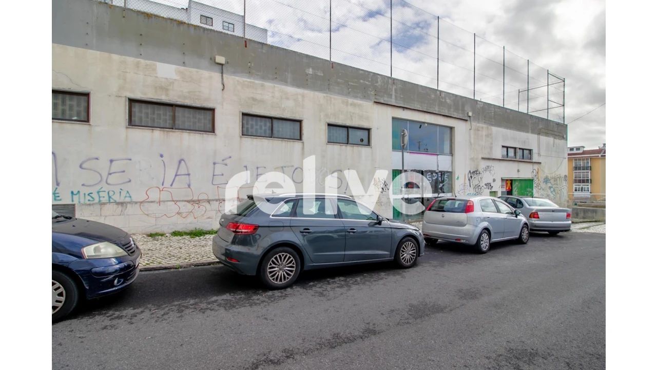 Loja para Venda em Massamá e Monte Abraão Foto 18