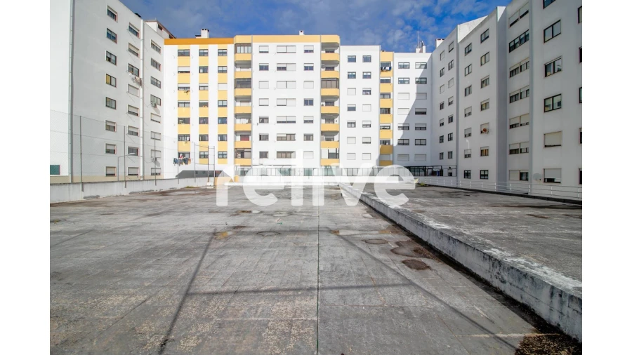 Loja para Venda em Massamá e Monte Abraão Foto 24